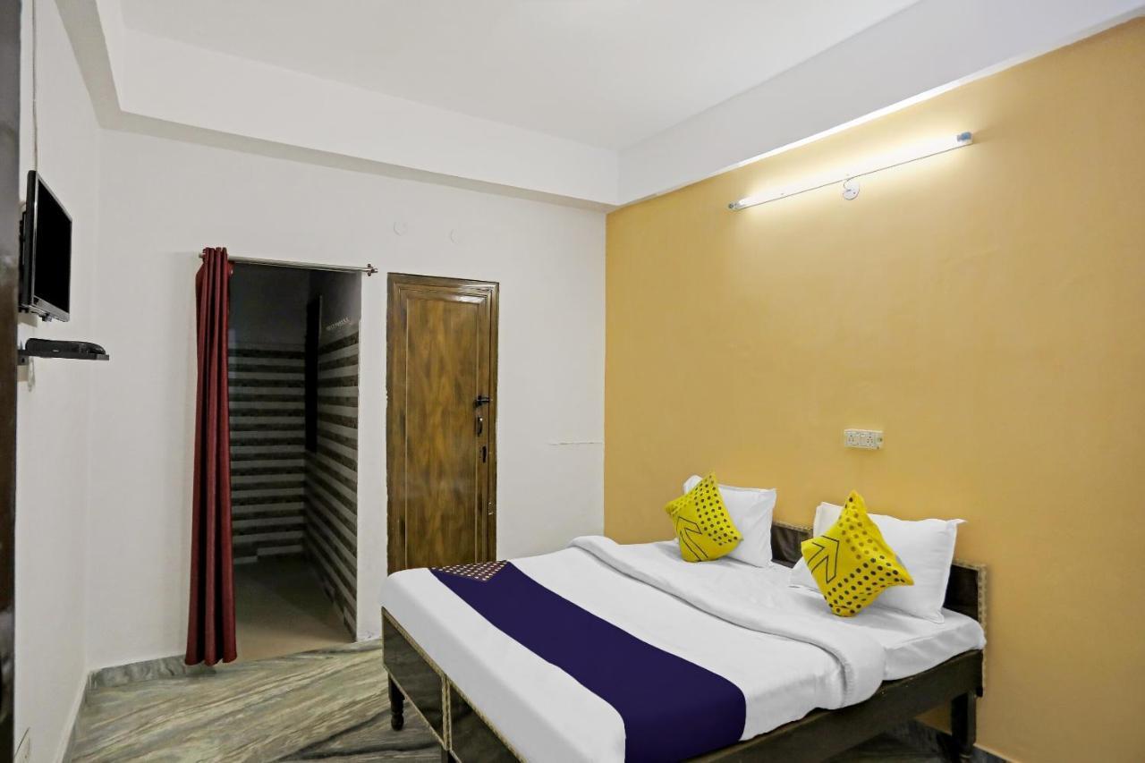 Spot On Raj Hotel Vip Near Worlds Of Wonder Kālkāji Devi Eksteriør bilde