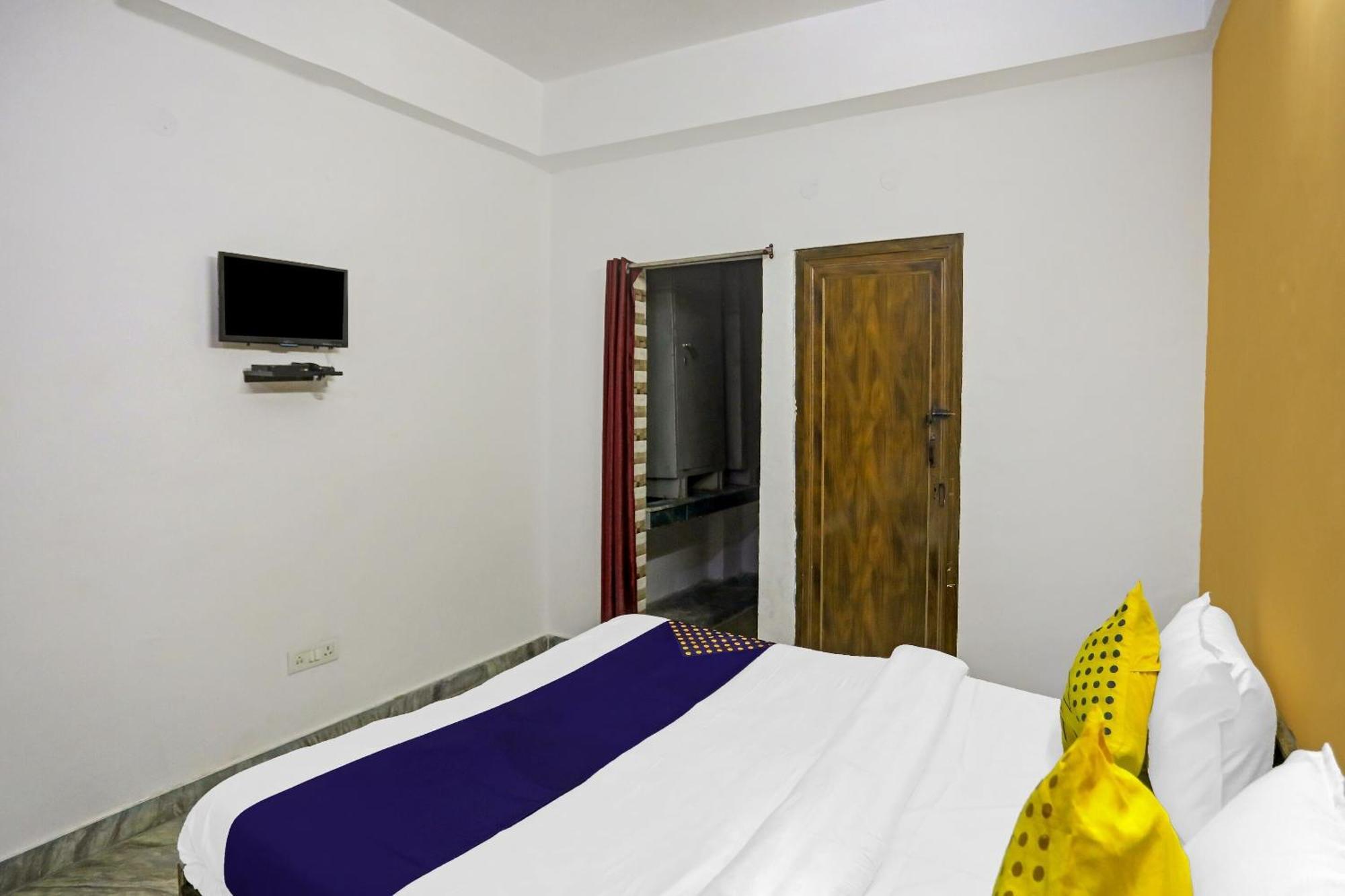 Spot On Raj Hotel Vip Near Worlds Of Wonder Kālkāji Devi Eksteriør bilde