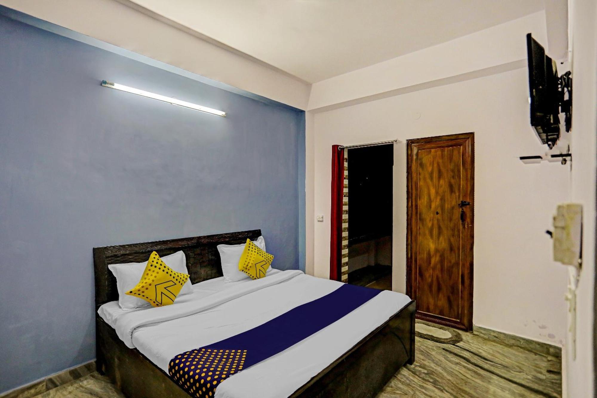 Spot On Raj Hotel Vip Near Worlds Of Wonder Kālkāji Devi Eksteriør bilde